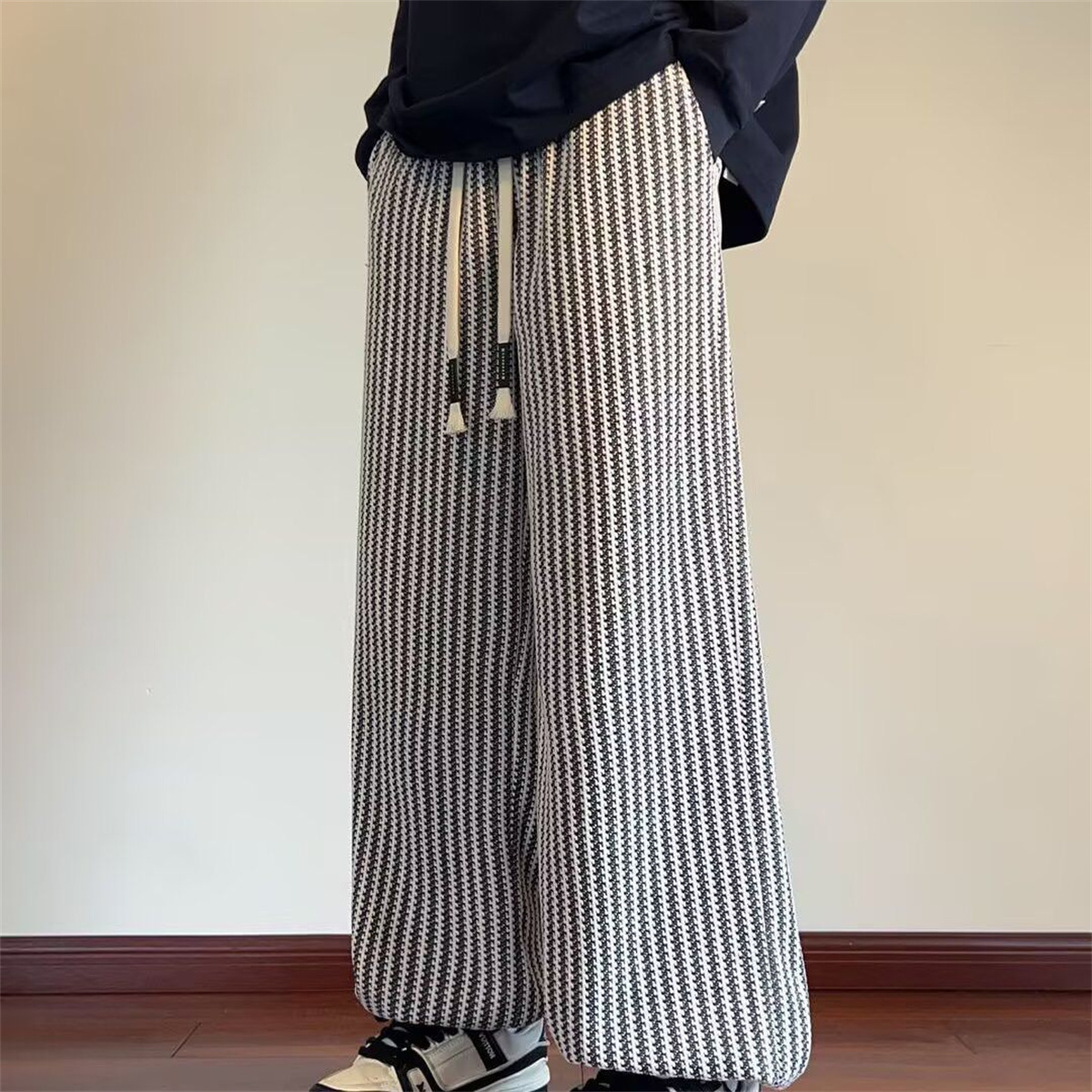 Street Fashion Trends 2026 - 2026年夏新作 メンズストライプ柄カジュアルパンツ ルーズワイドレッグストレートパンツ ファッション性の高い万能レジャートレンド