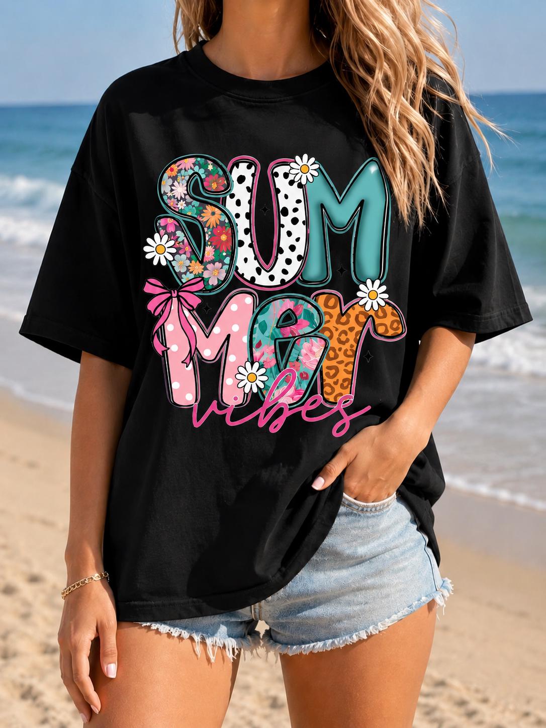 Street Fashion Vibes - サマーバイブス フローラルビーチグラフィックTシャツ ユニセックス クルーネック 半袖 カジュアル