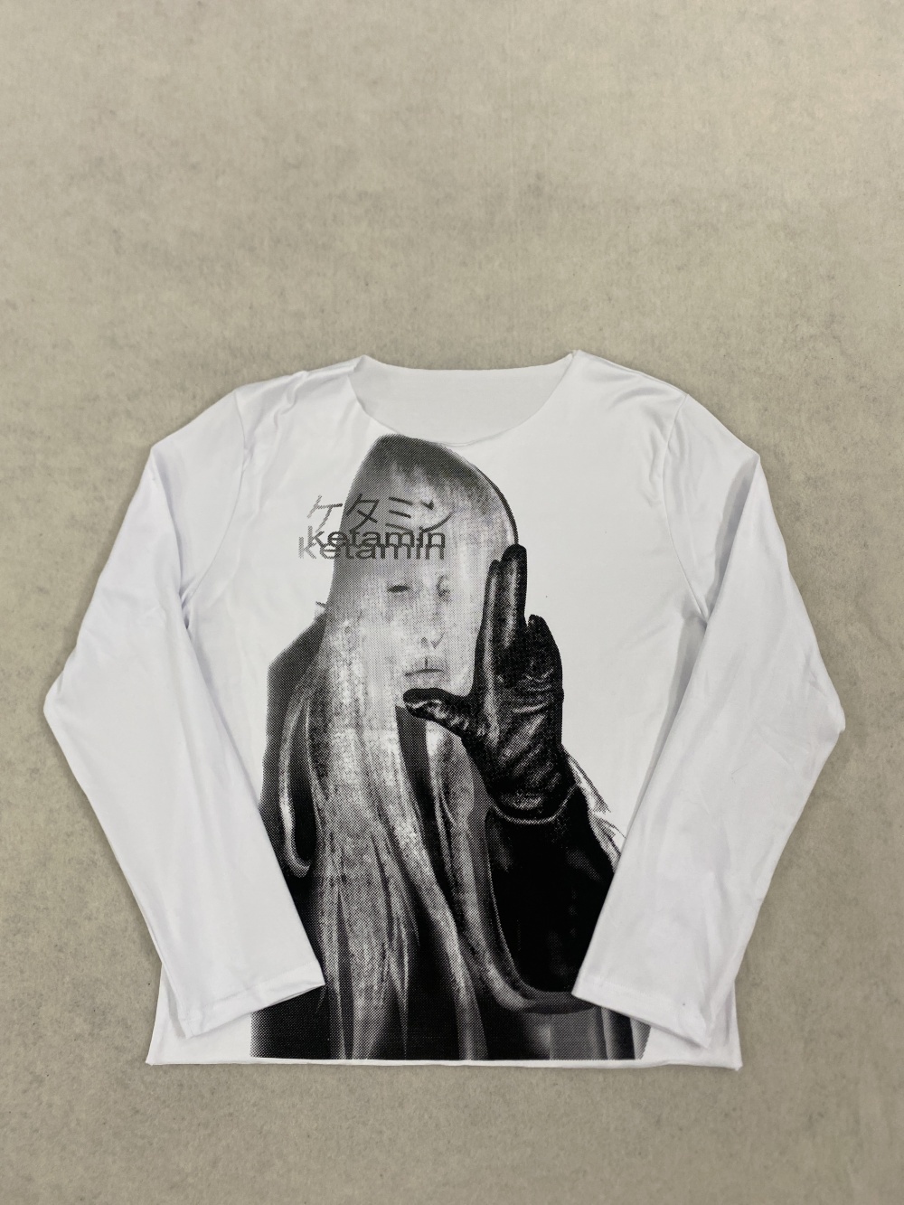 2026年春秋新作 Y2K ポートレートプリント長袖Tシャツ - Street Fashion Trends 2026 のレビューと価格